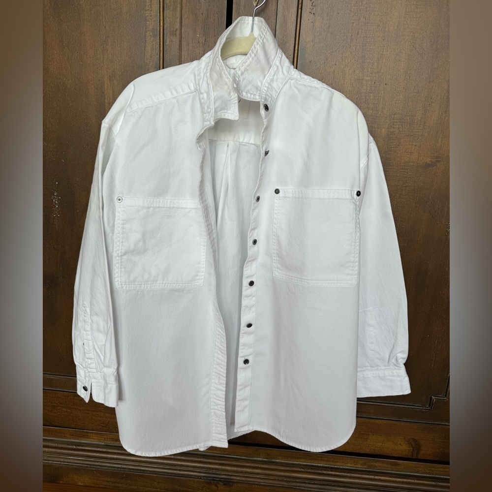 White button down Aerie shirt